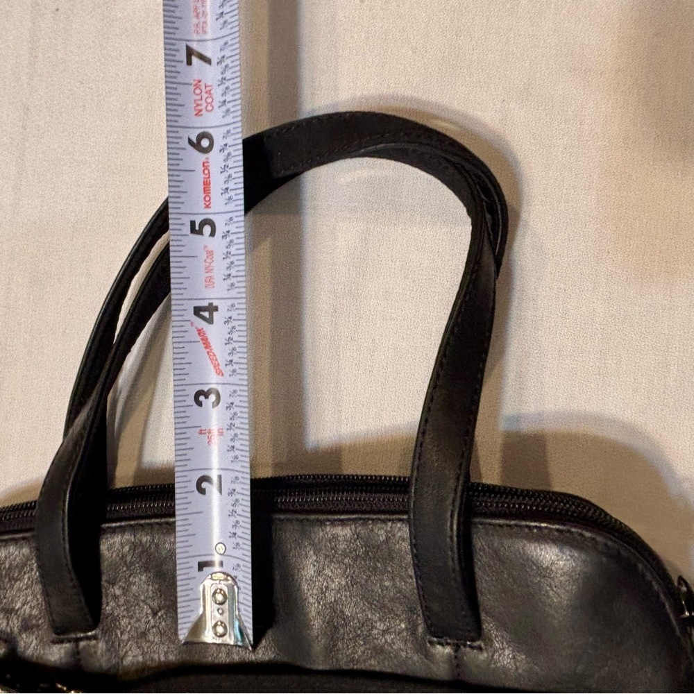 Calvin Klein Black‎ 3 Pocket Handbag with Shoulder Strap and Dustbag - Picture 11 of 11